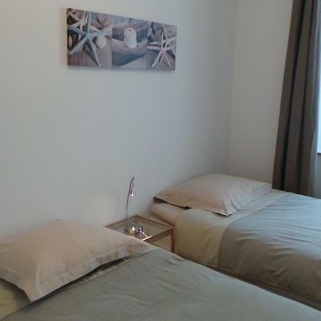 Lesneven Appart Nuitee Exterior foto